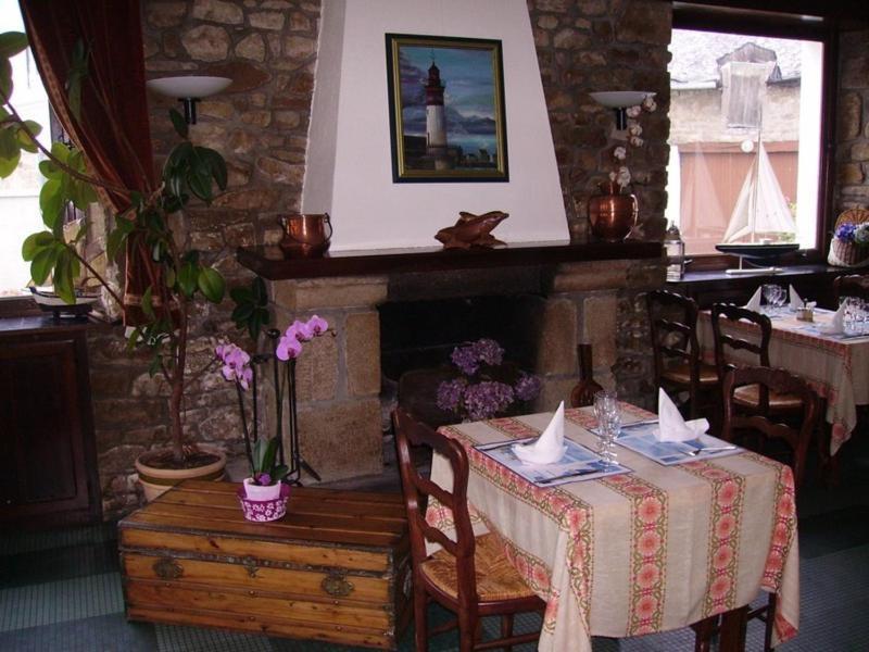 Hotel Du Menhir Locmariaquer Bagian luar foto